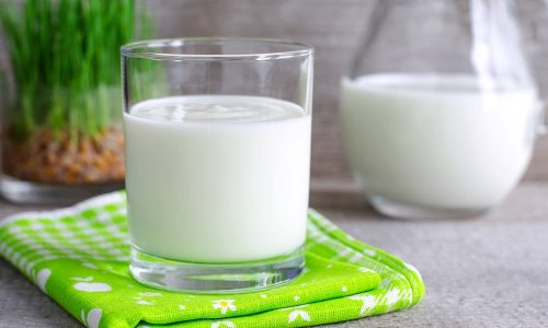 Такой продукт, как кефир, при панкреатите вводится постепенно и в малых количествах